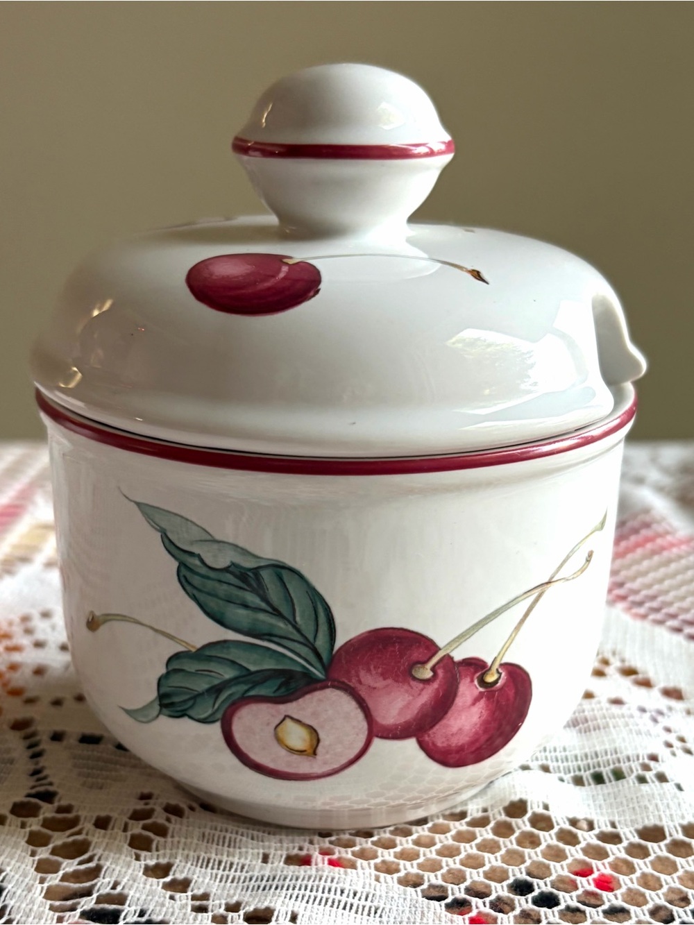 ⁠🍒Vintage Villeroy & Boch Malaga Cherry Sugar Bowl w Lid Jam/Jelly Luxembourg